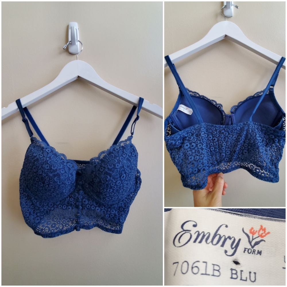 VINTAGE blue lace bralette size 75B (US 34A) with corset buttons